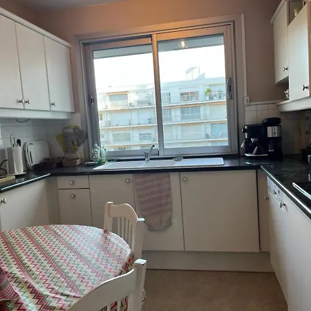 T4 Avec Parking, Balcon Et Proche Commerces A - Fr-1-239-921 *