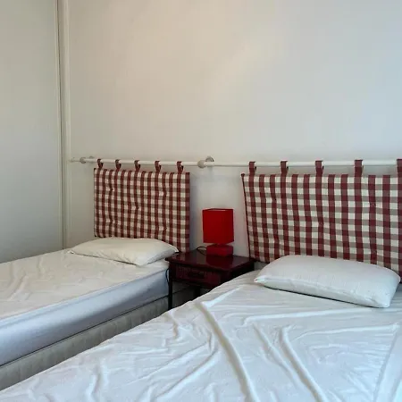 T4 Avec Parking, Balcon Et Proche Commerces A - Fr-1-239-921 *