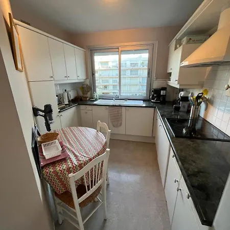 T4 Avec Parking, Balcon Et Proche Commerces A - Fr-1-239-921 Biarriz